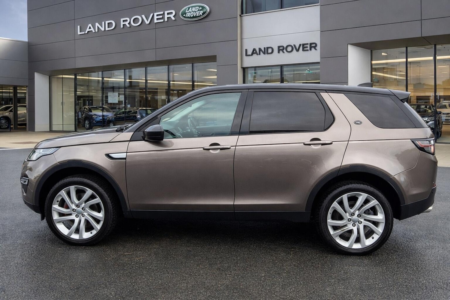 Used Land Rover Discovery Sport 2017 for sale - 77400710: Photo 8