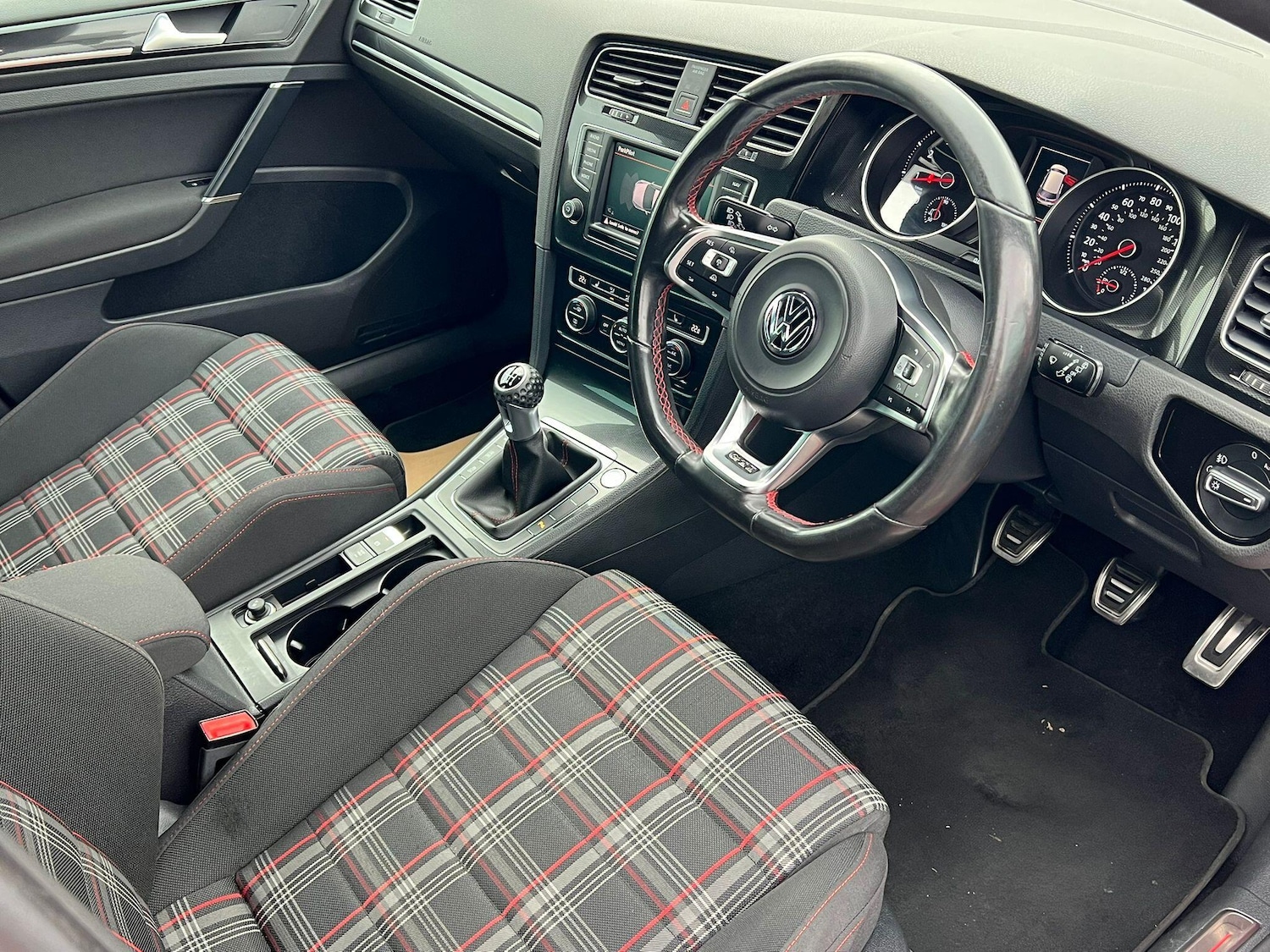 Used Volkswagen Golf 2016 for sale - 76484768: Photo 9