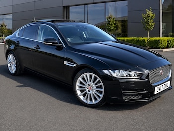 Used Jaguar XE 2017 for sale - 79325130: Photo