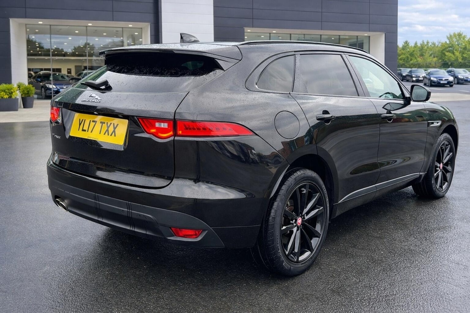 Used Jaguar F-Pace 2017 for sale - 77909342: Photo 6
