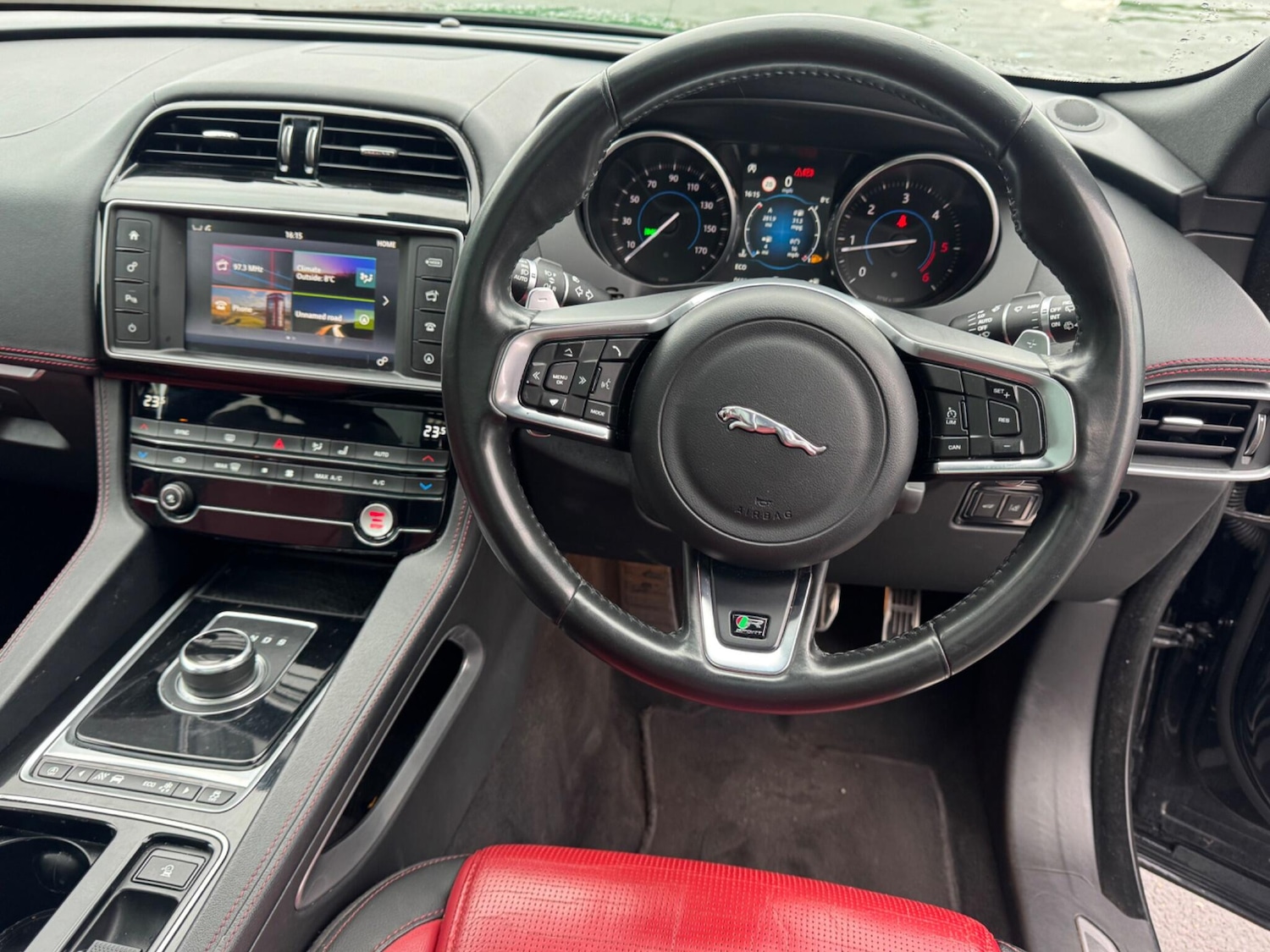 Used Jaguar F-Pace 2017 for sale - 77909342: Photo 9