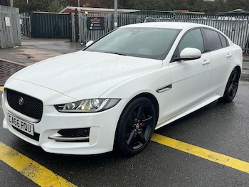 Used Jaguar XE 2017 for sale - 76666907: Photo