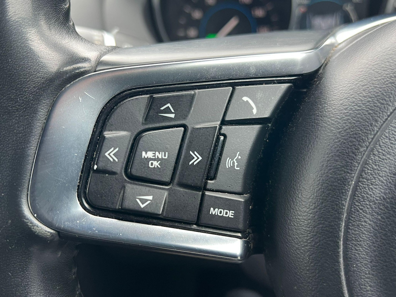 Used Jaguar XE 2017 for sale - 76666907: Photo 22