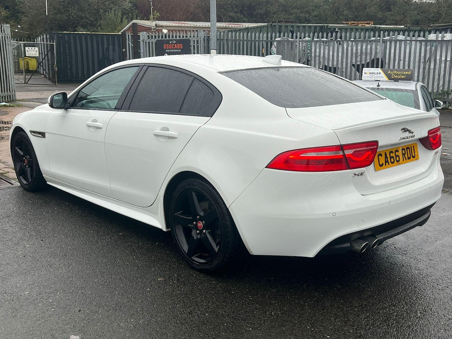 Used Jaguar XE 2017 for sale - 76666907: Photo 4