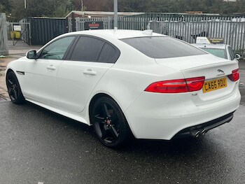 Used Jaguar XE 2017 for sale - 76666907: Photo