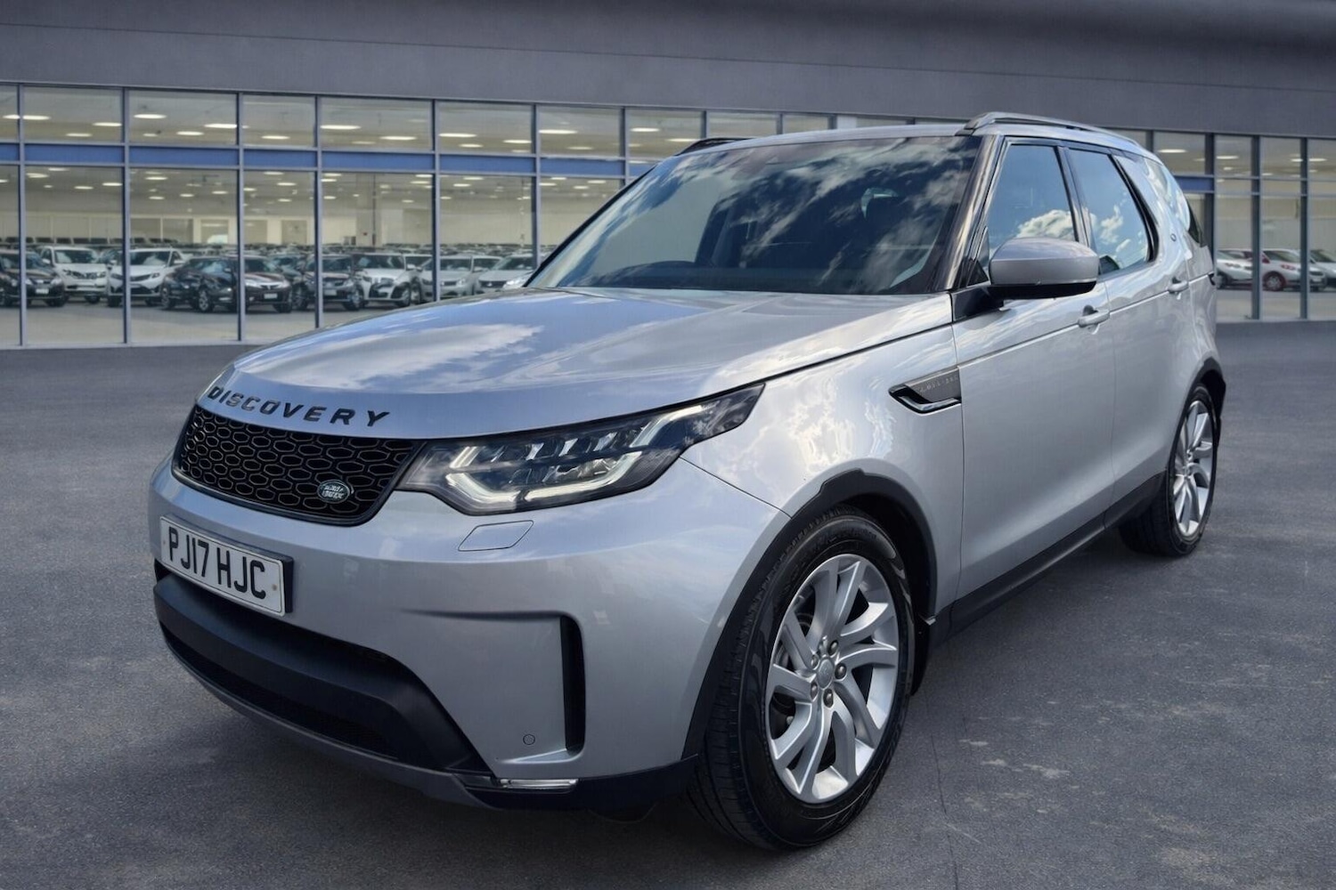Used Land Rover Discovery 2017 for sale - 77612425: Photo 1