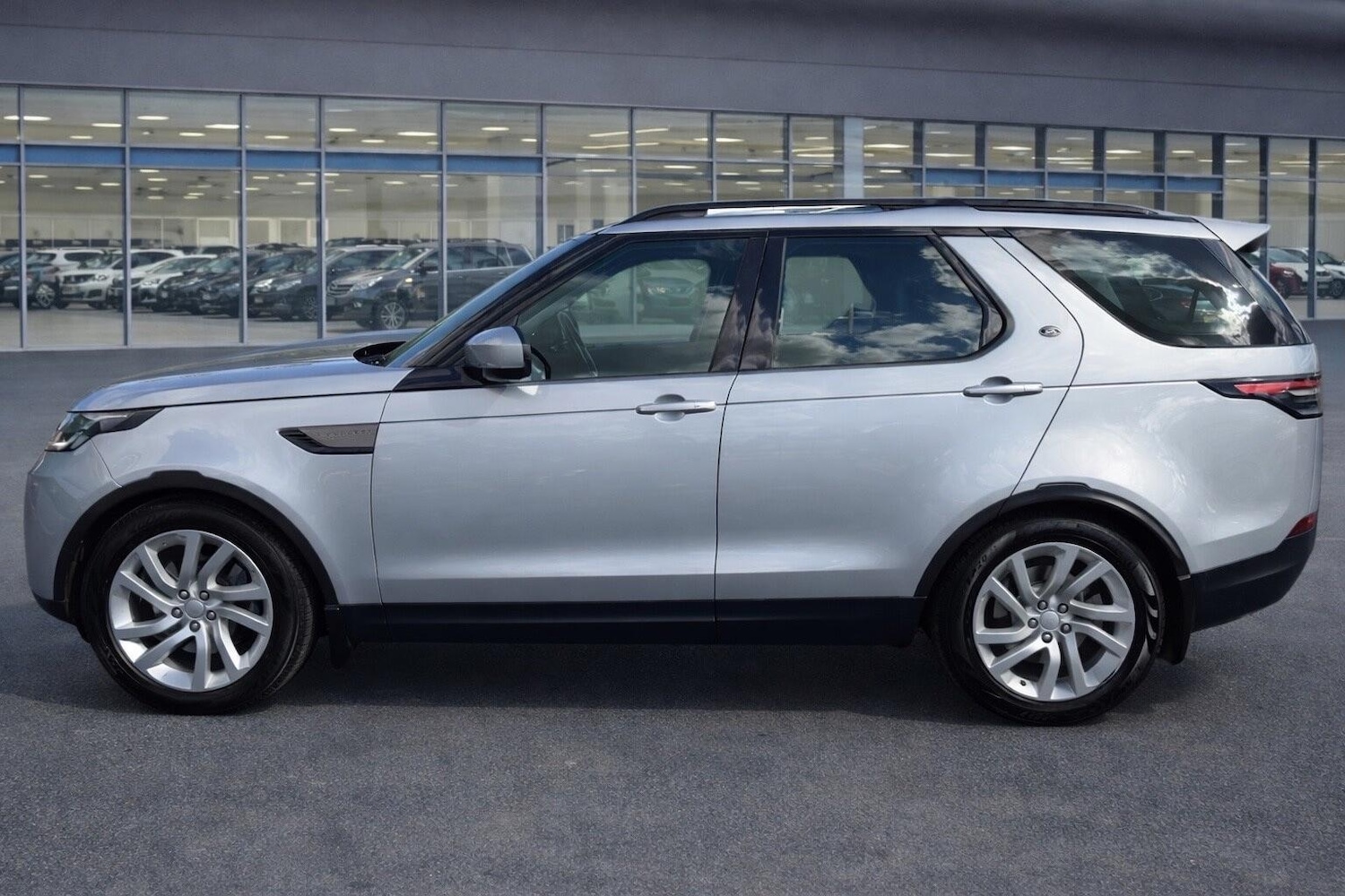 Used Land Rover Discovery 2017 for sale - 77612425: Photo 7