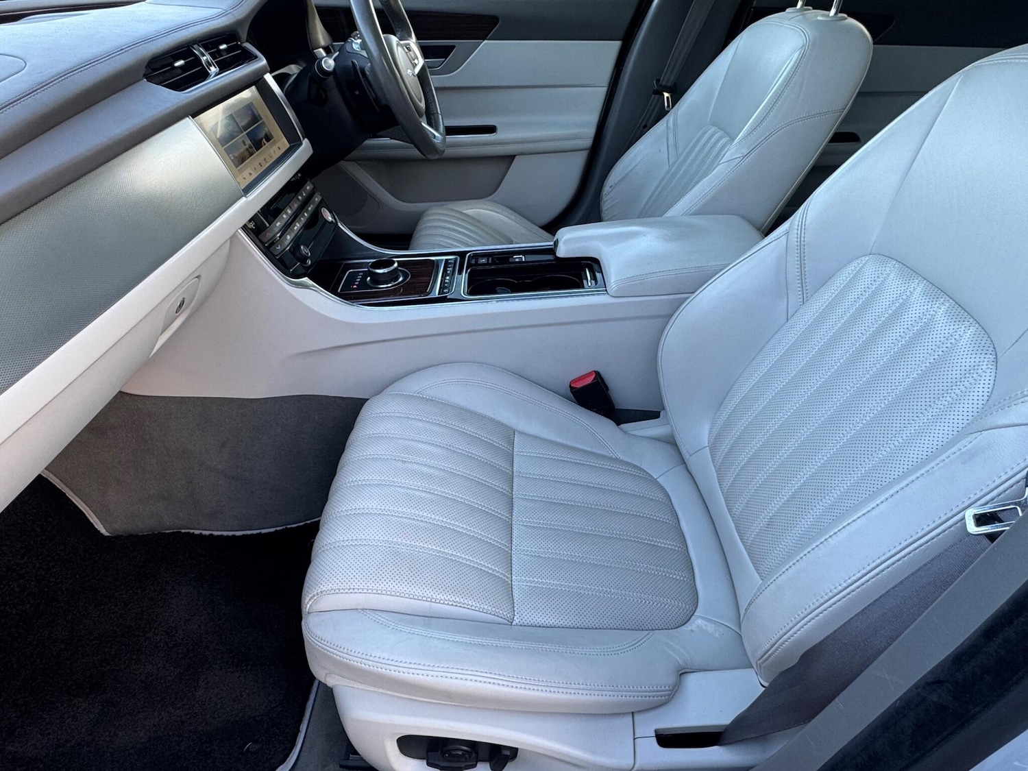 Used Jaguar XF 2017 for sale - 78086293: Photo 10