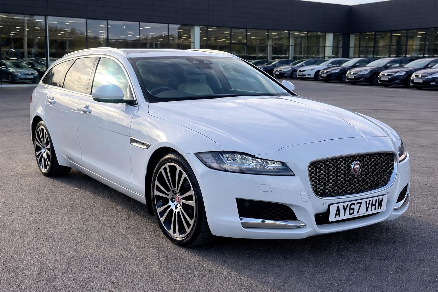Used Jaguar XF 2017 for sale - 78086293: Photo 3