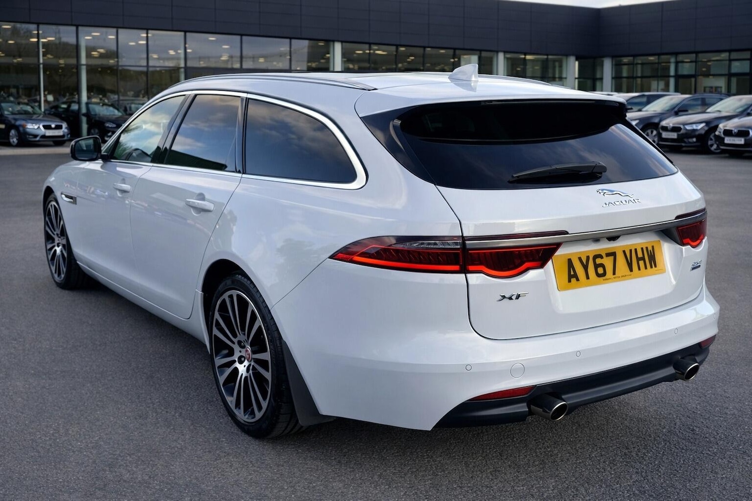 Used Jaguar XF 2017 for sale - 78086293: Photo 4