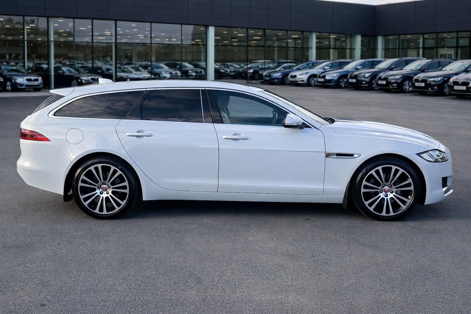 Used Jaguar XF 2017 for sale - 78086293: Photo 7