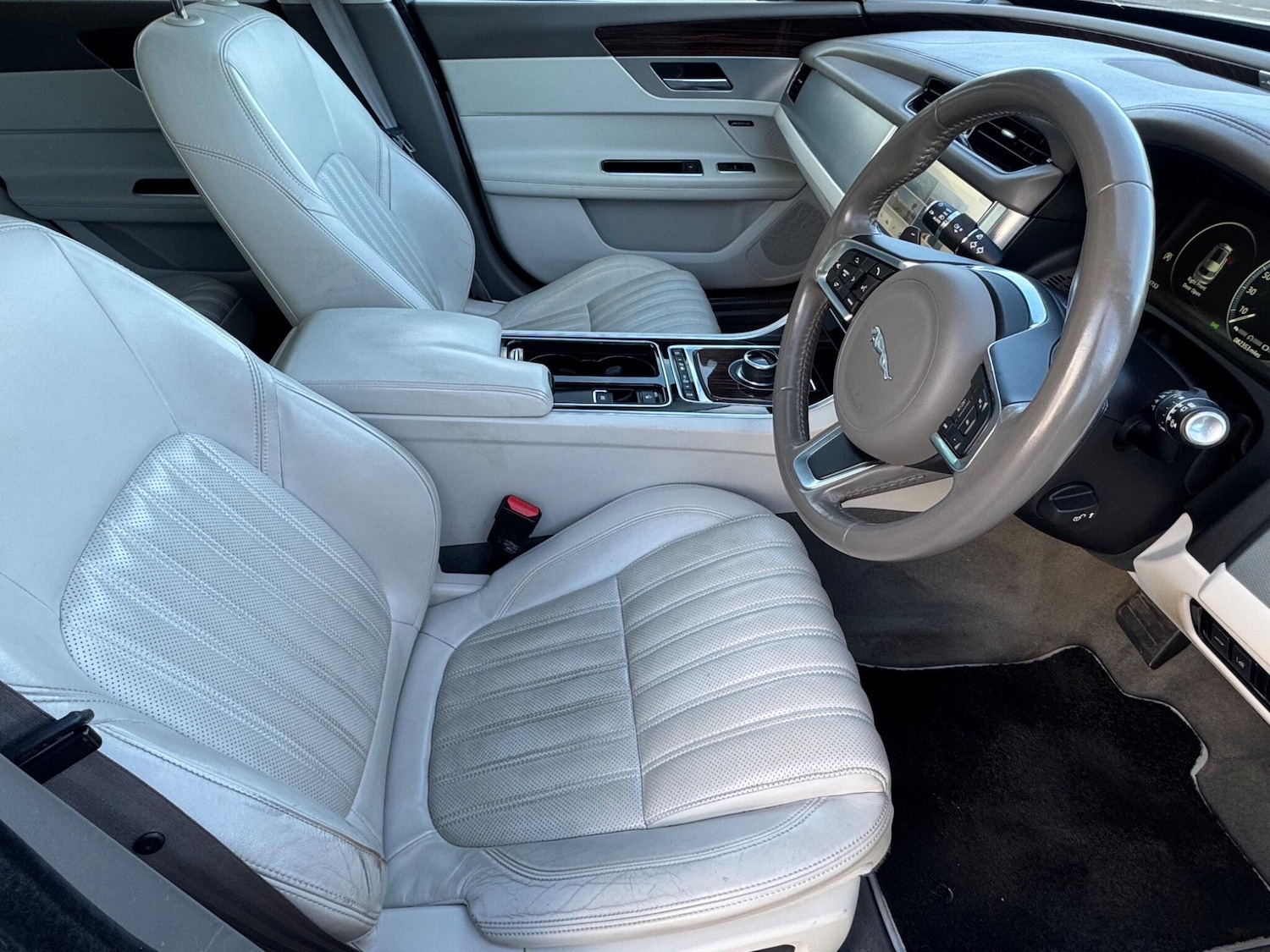 Used Jaguar XF 2017 for sale - 78086293: Photo 8