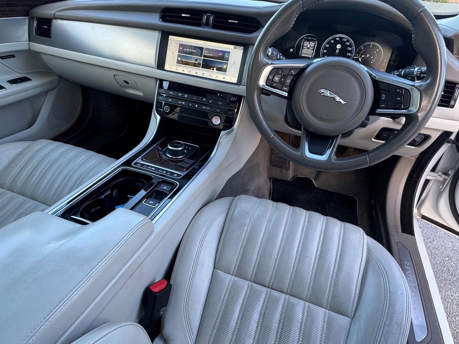 Used Jaguar XF 2017 for sale - 78086293: Photo 9