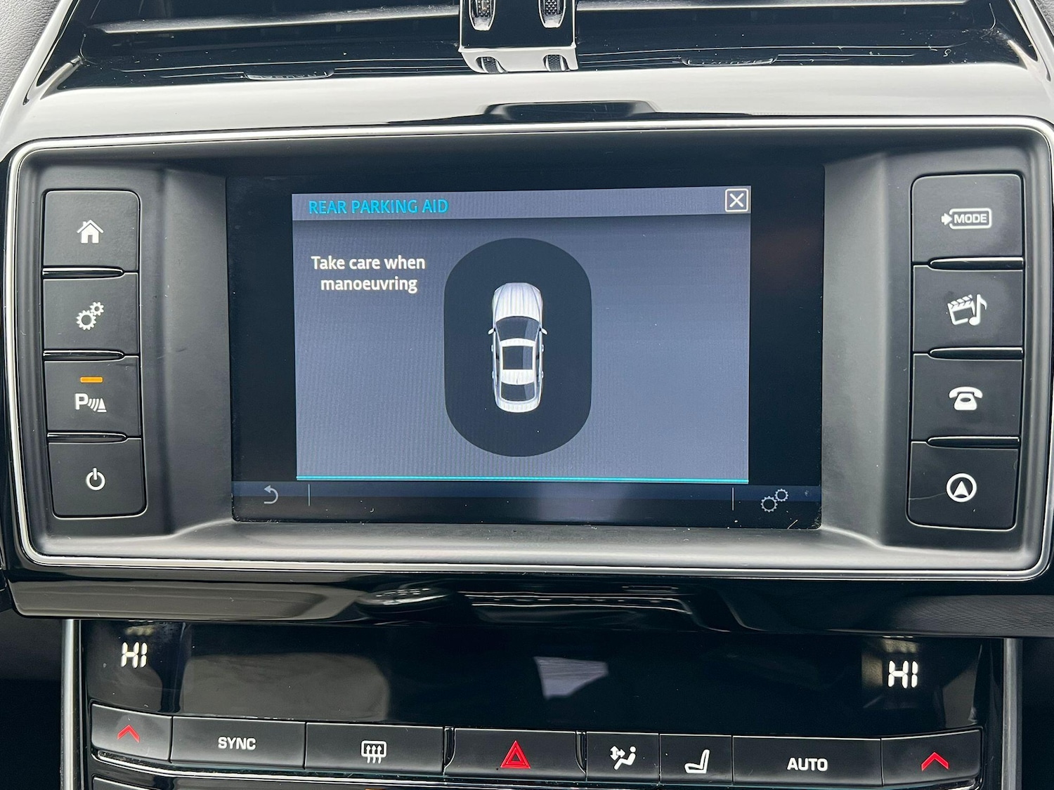 Used Jaguar XE 2017 for sale - 77066958: Photo 25