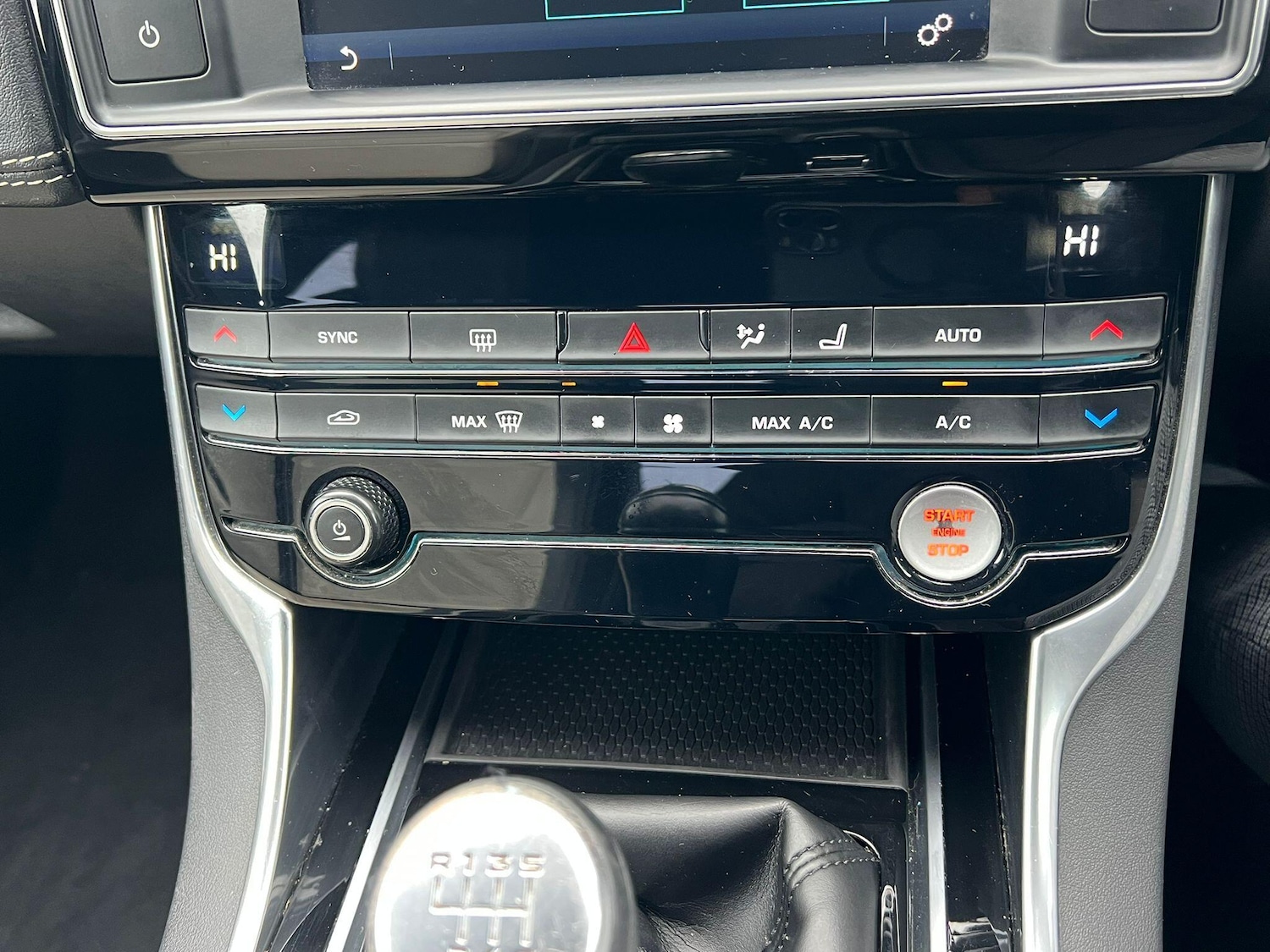 Used Jaguar XE 2017 for sale - 77066958: Photo 26