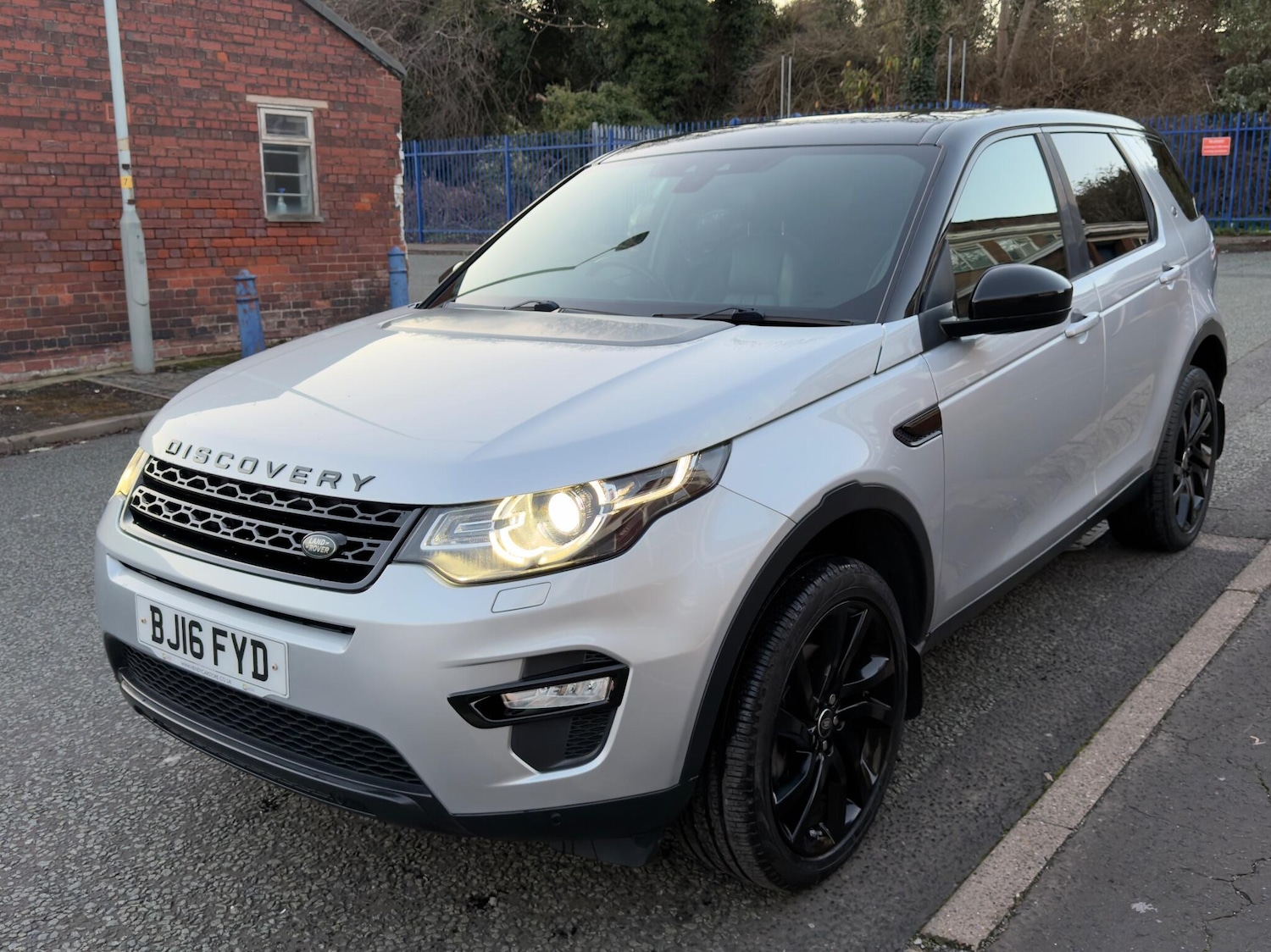 Used Land Rover Discovery Sport 2016 for sale - 76645195: Photo 1