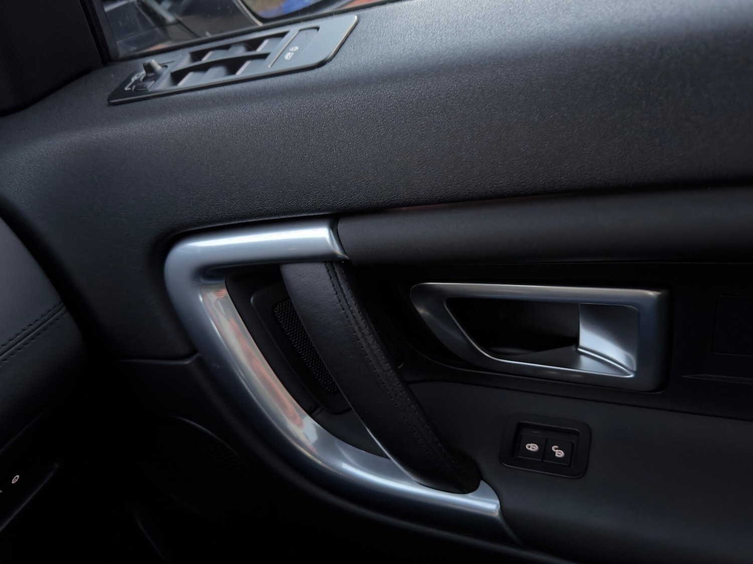 Used Land Rover Discovery Sport 2016 for sale - 76645195: Photo 14