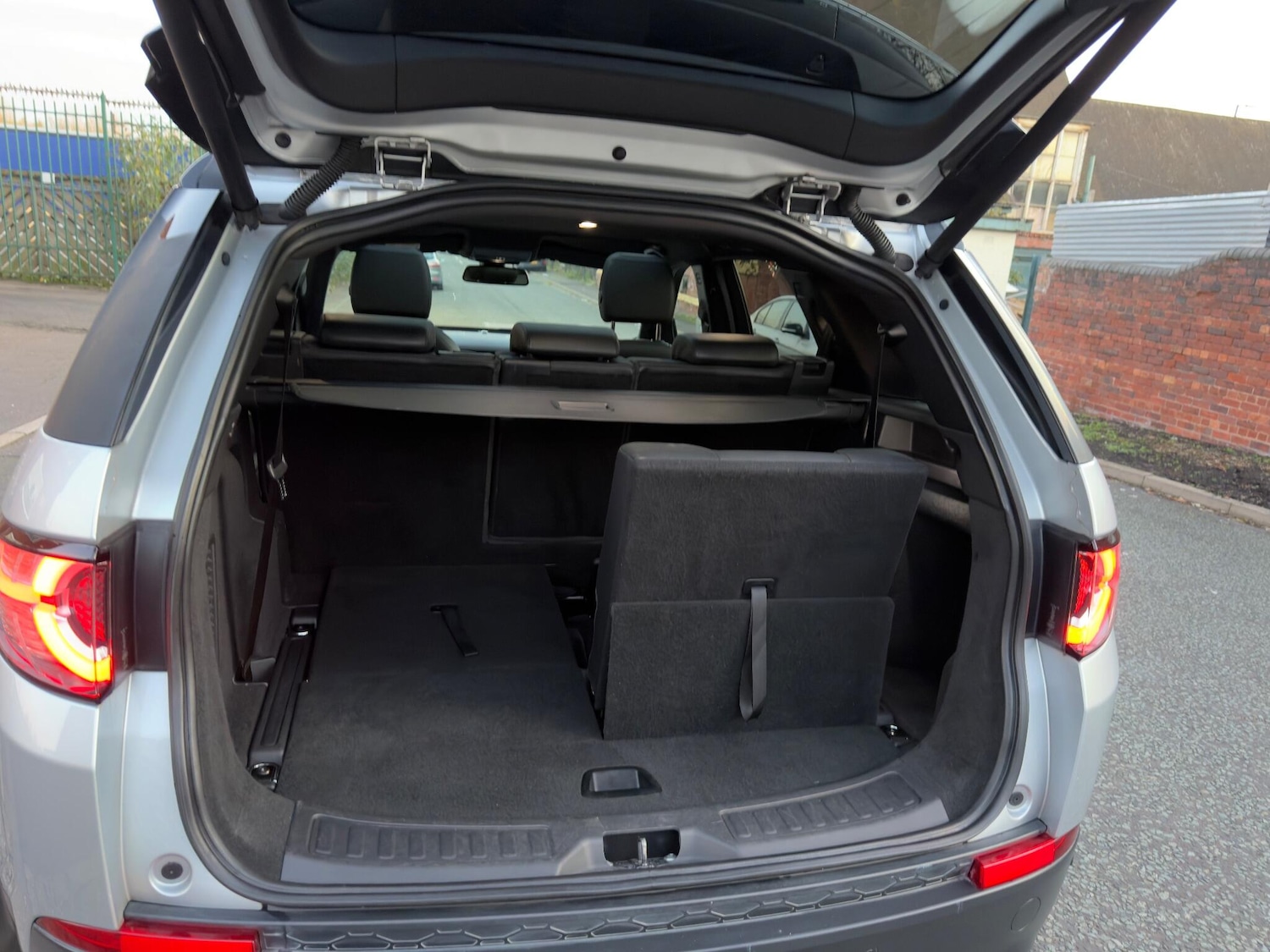 Used Land Rover Discovery Sport 2016 for sale - 76645195: Photo 26