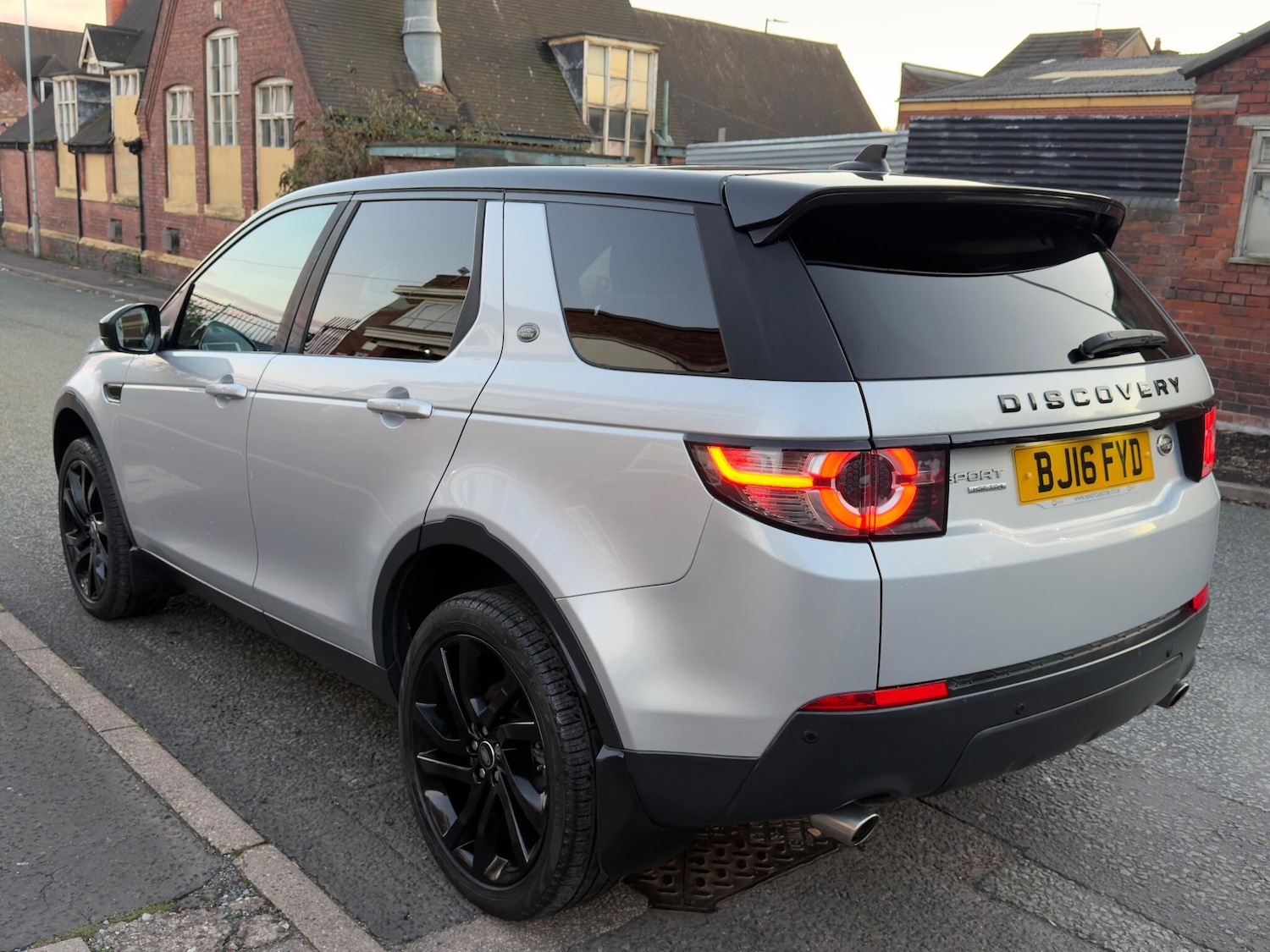 Used Land Rover Discovery Sport 2016 for sale - 76645195: Photo 3