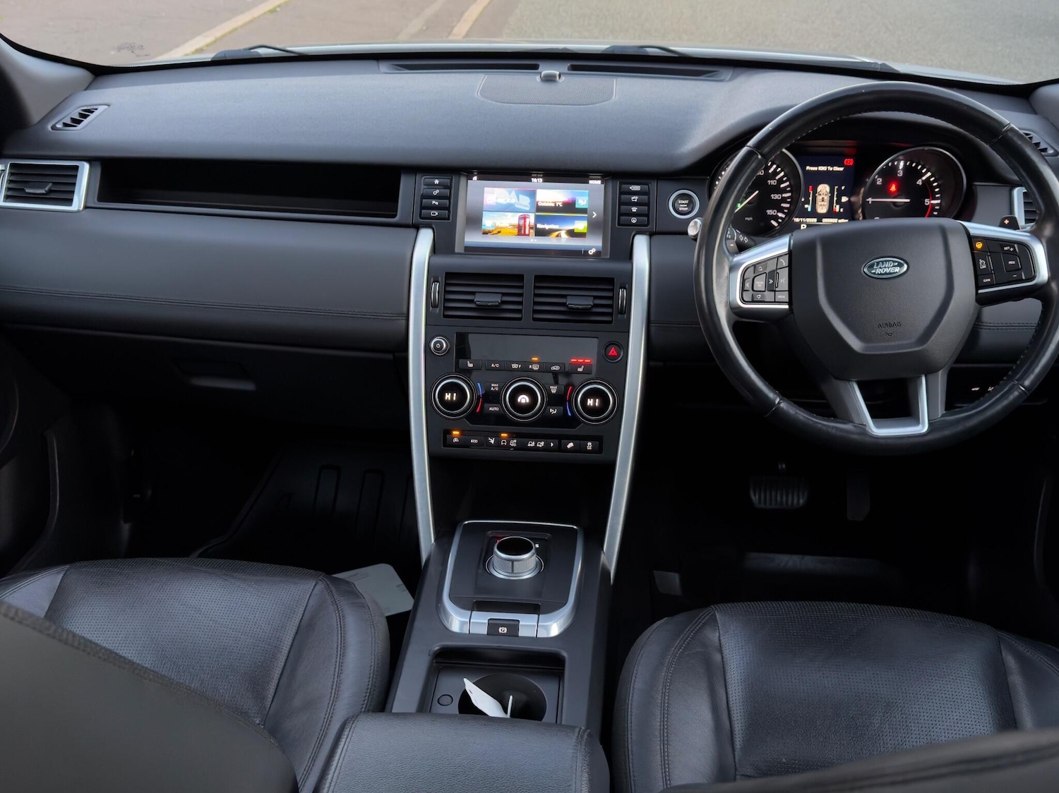 Used Land Rover Discovery Sport 2016 for sale - 76645195: Photo 9