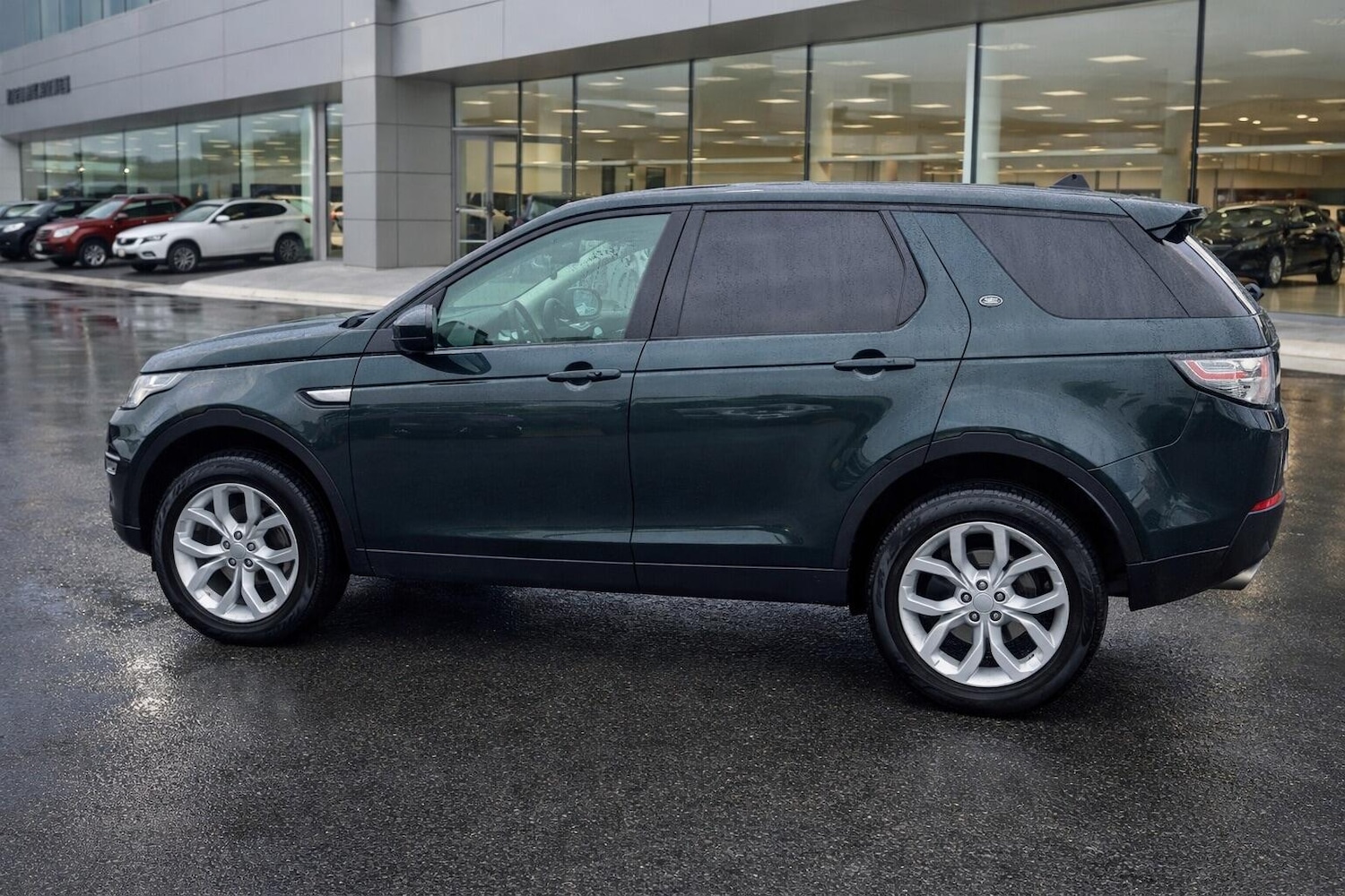 Used Land Rover Discovery Sport 2015 for sale - 77612765: Photo 2