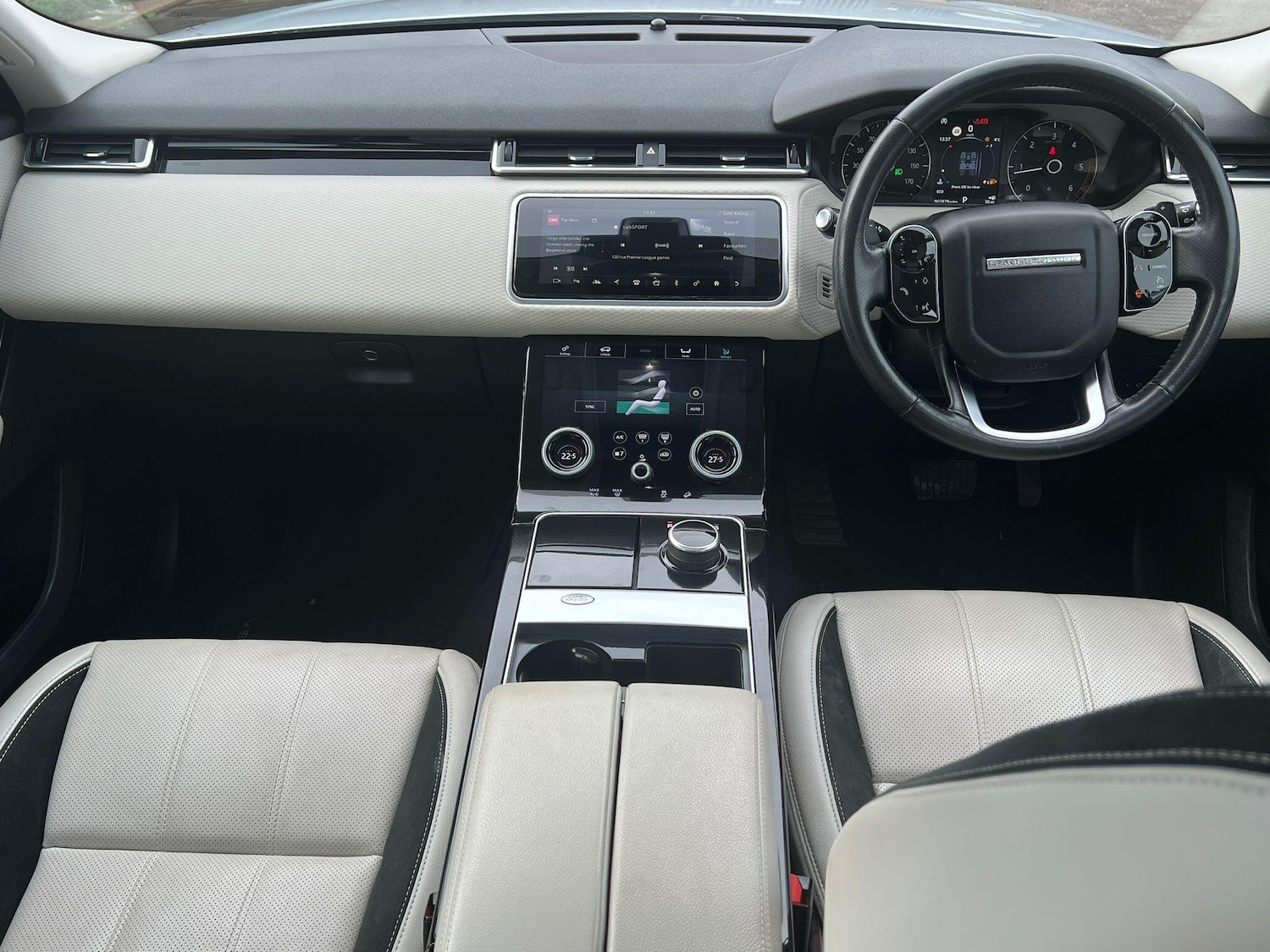 Used Land Rover Range Rover Velar 2017 for sale - 76714756: Photo 10