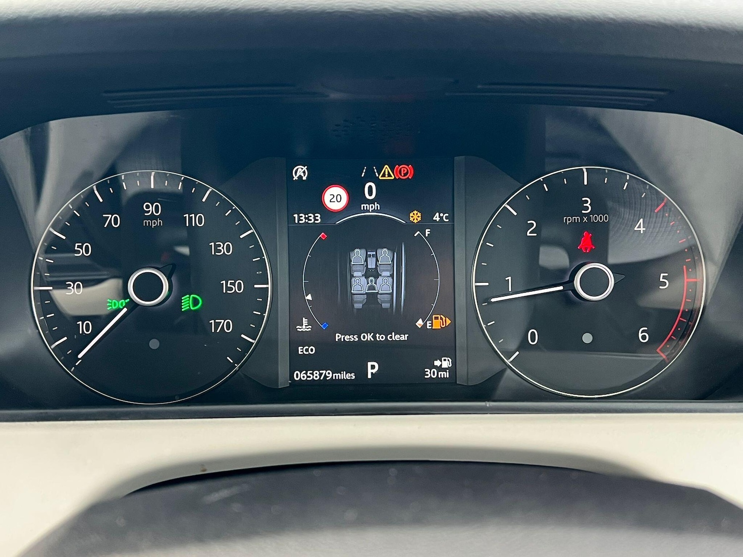 Used Land Rover Range Rover Velar 2017 for sale - 76714756: Photo 12