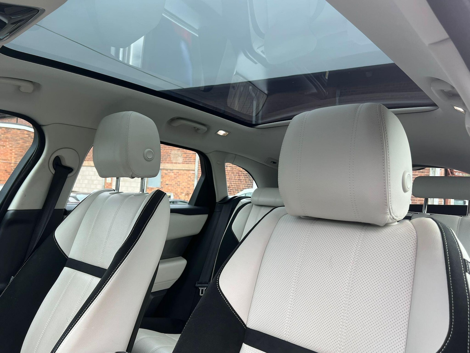 Used Land Rover Range Rover Velar 2017 for sale - 76714756: Photo 14