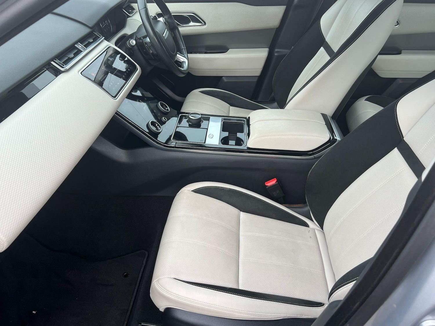 Used Land Rover Range Rover Velar 2017 for sale - 76714756: Photo 17