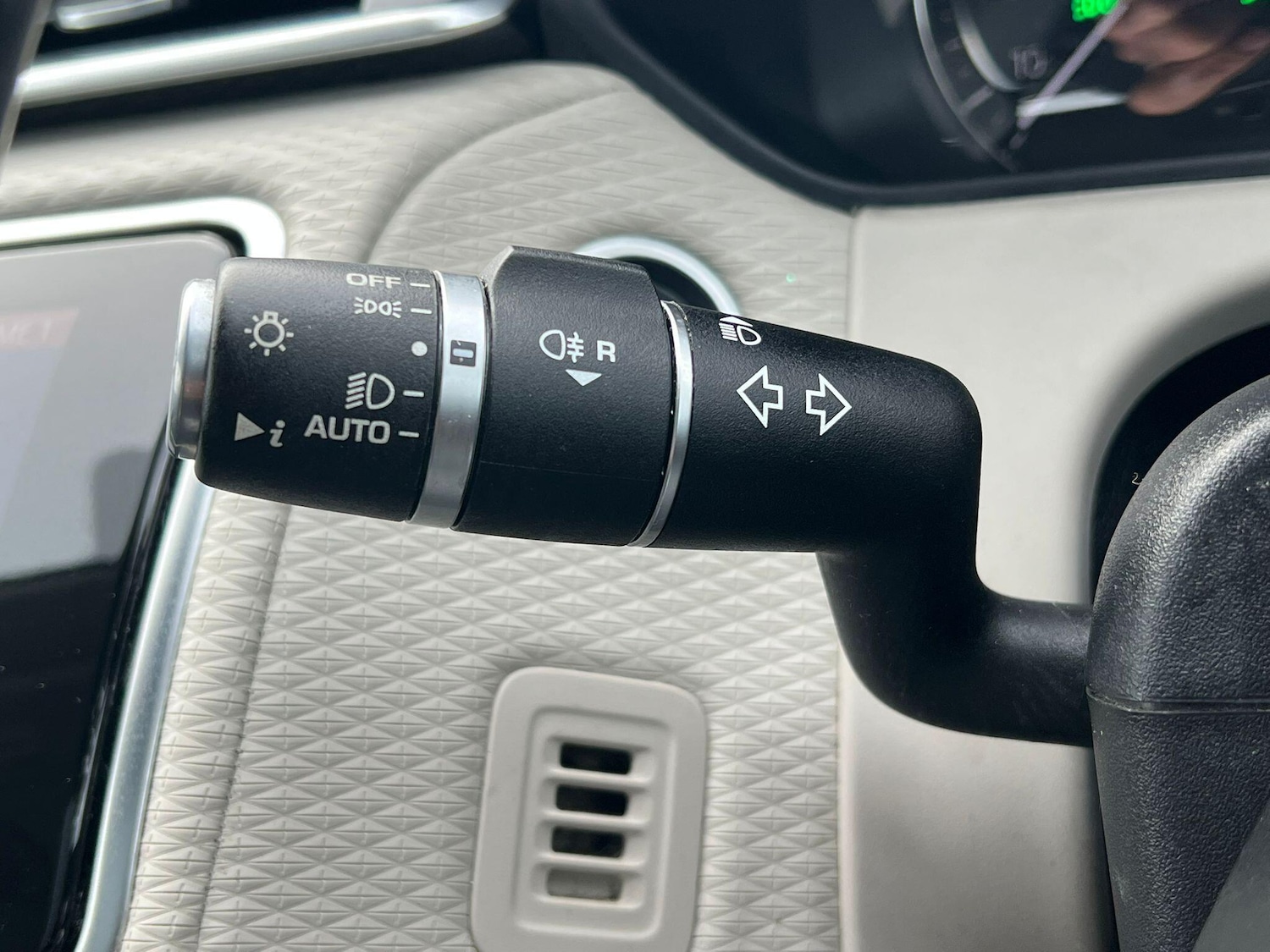 Used Land Rover Range Rover Velar 2017 for sale - 76714756: Photo 18