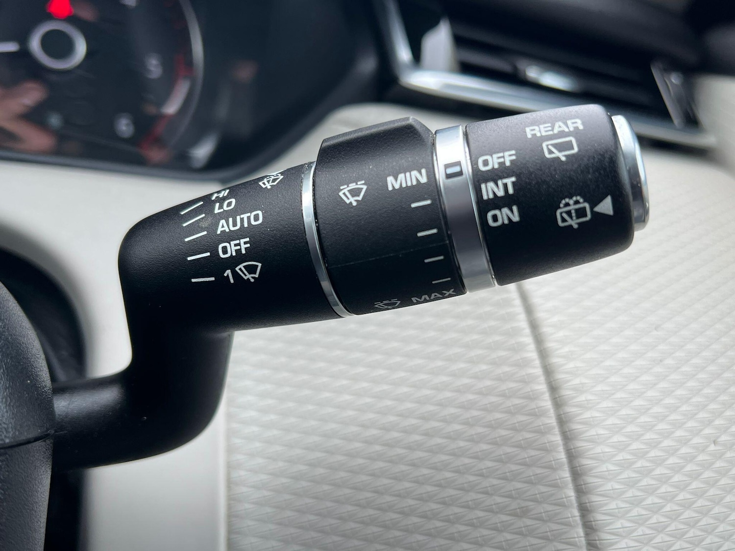 Used Land Rover Range Rover Velar 2017 for sale - 76714756: Photo 19