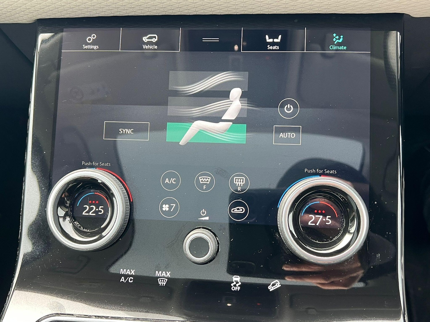 Used Land Rover Range Rover Velar 2017 for sale - 76714756: Photo 23