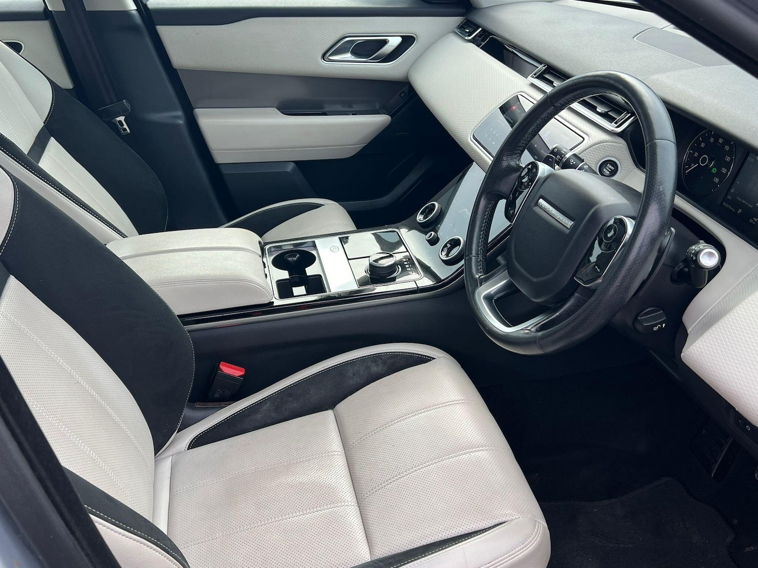 Used Land Rover Range Rover Velar 2017 for sale - 76714756: Photo 9