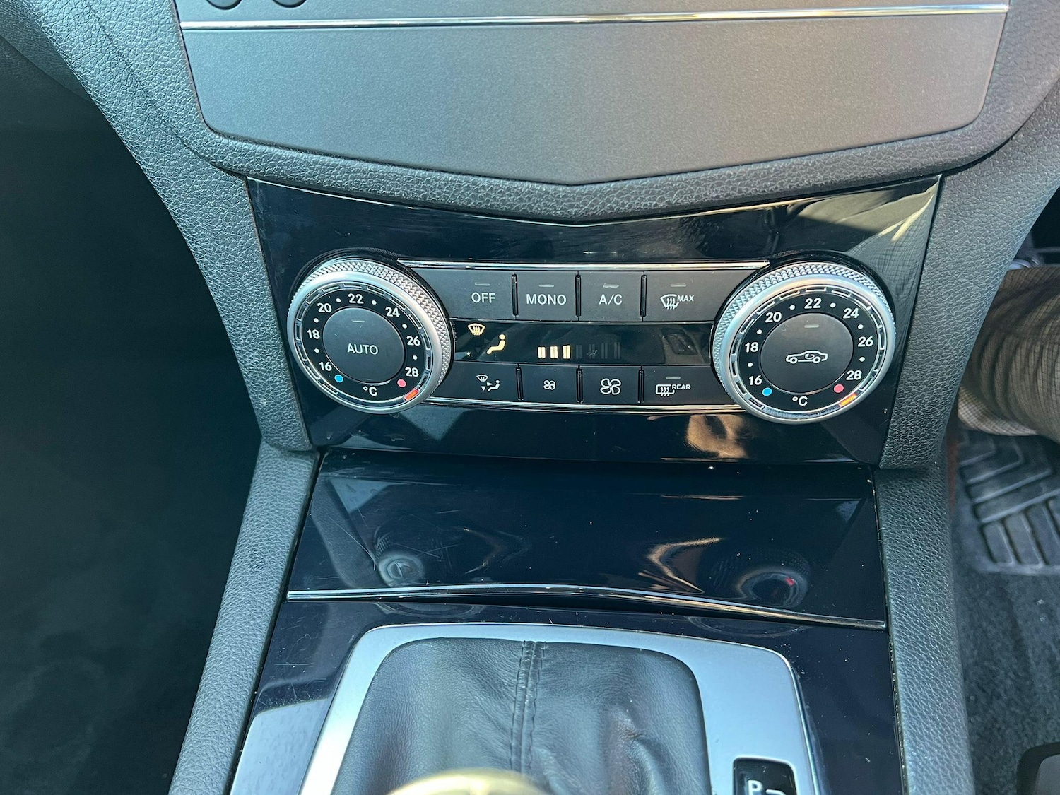 Used Mercedes-Benz C Class 2010 for sale - 76658967: Photo 20