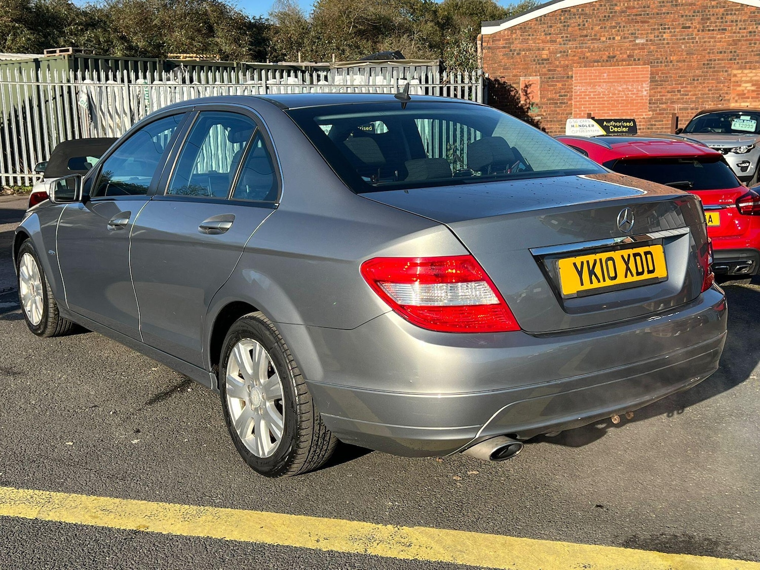 Used Mercedes-Benz C Class 2010 for sale - 76658967: Photo 4