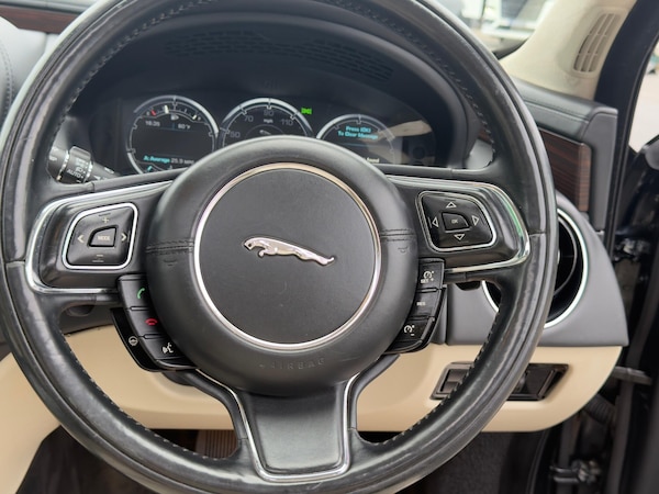 Used Jaguar XJ 2014 for sale - 76214509: Photo 20