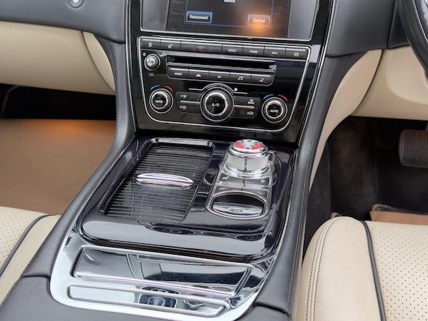 Used Jaguar XJ 2014 for sale - 76214509: Photo 21