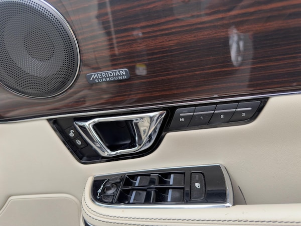 Used Jaguar XJ 2014 for sale - 76214509: Photo 29