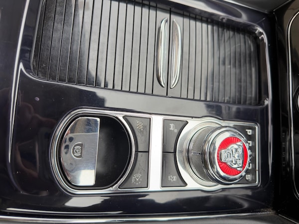 Used Jaguar XJ 2014 for sale - 76214509: Photo 41