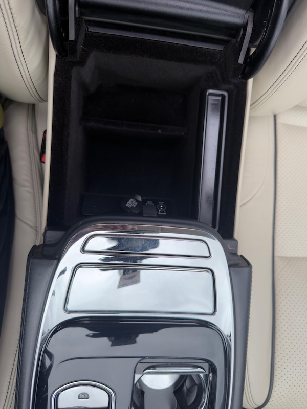 Used Jaguar XJ 2014 for sale - 76214509: Photo 43