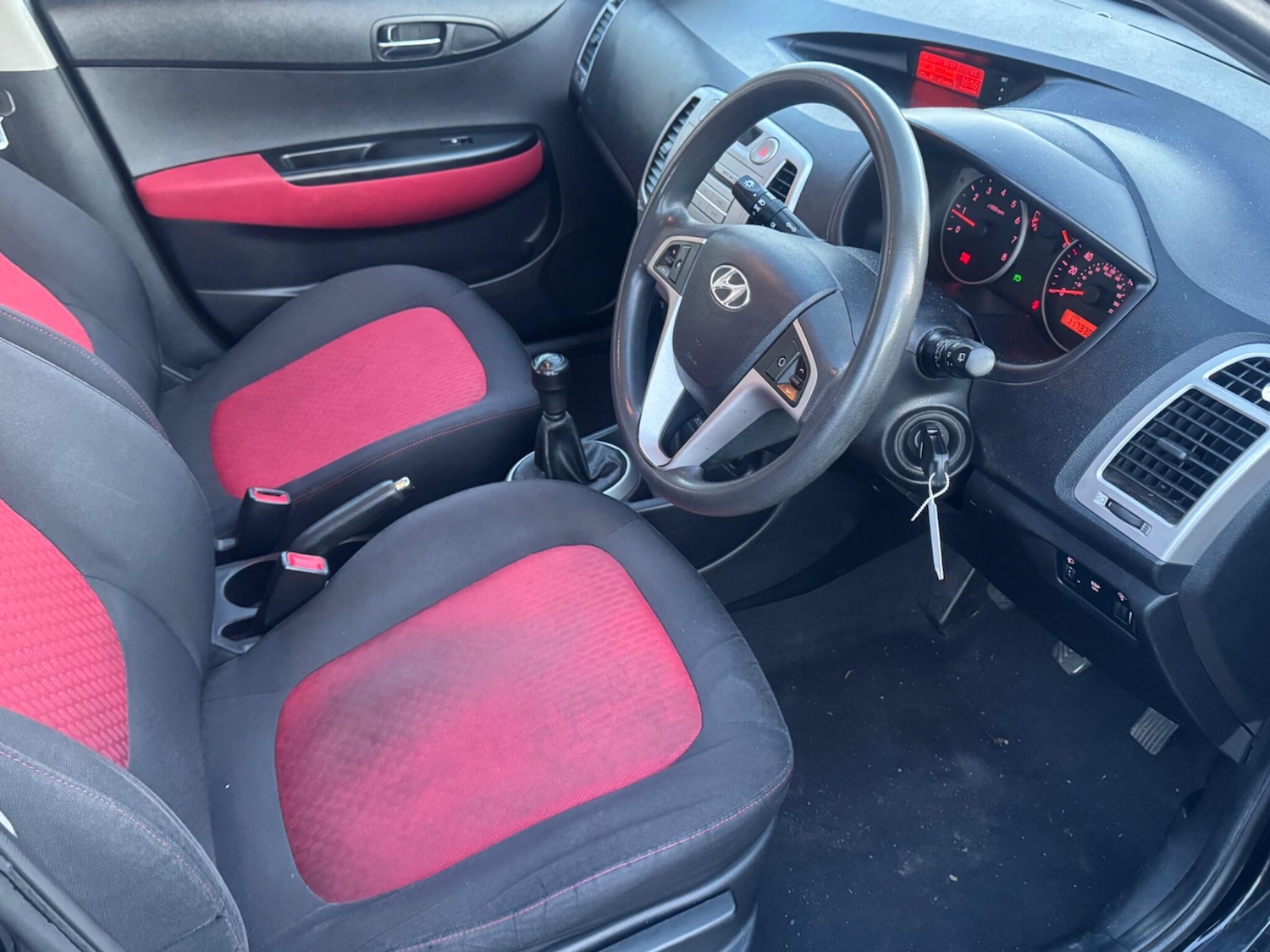 Used Hyundai i20 2010 for sale - 77358506: Photo 9