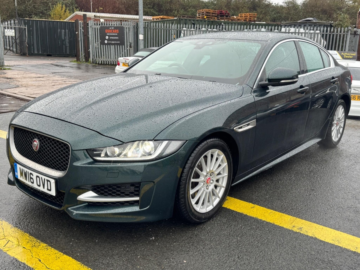 Used Jaguar XE 2016 for sale - 76824785: Photo 1