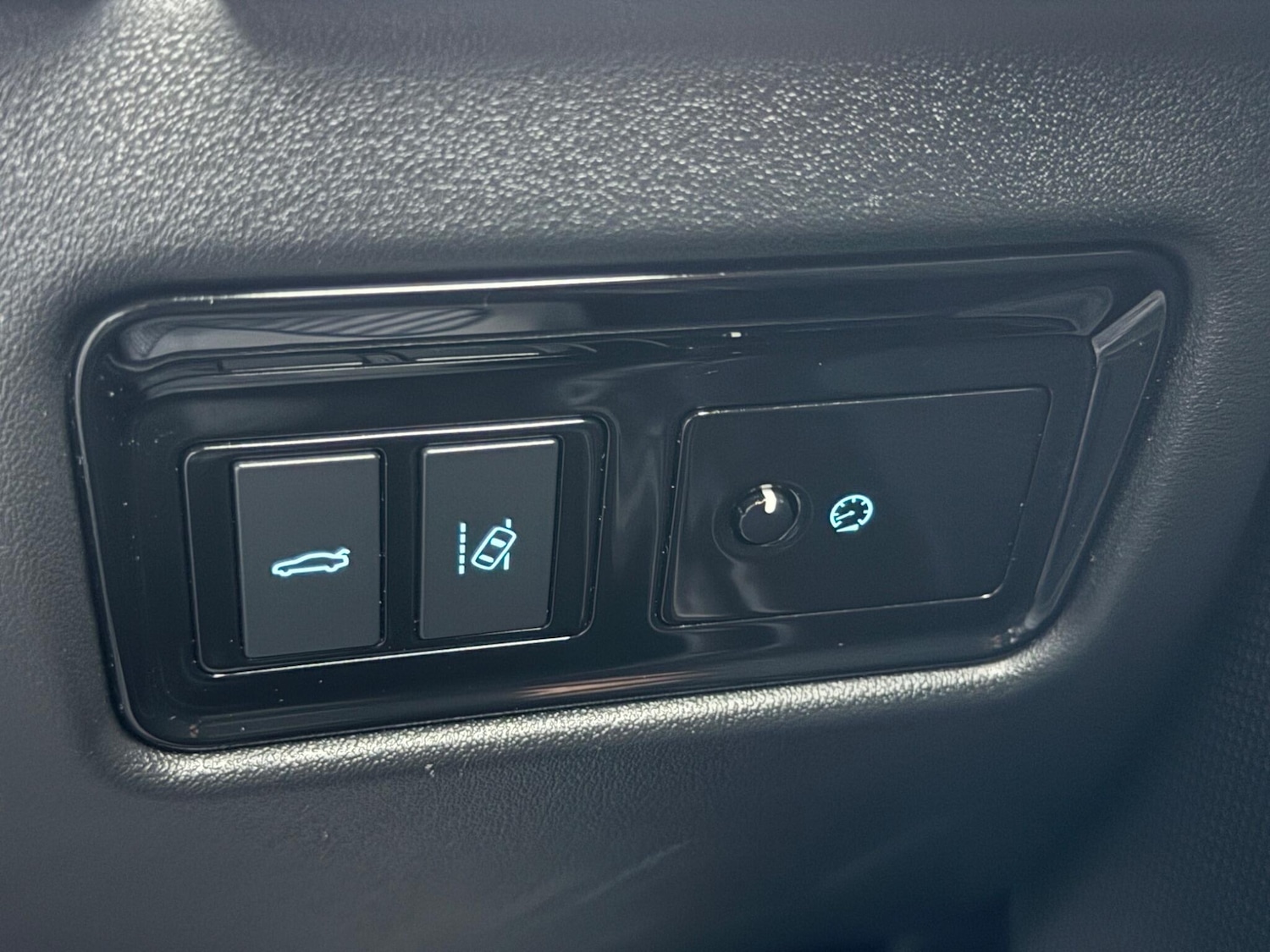 Used Jaguar XE 2016 for sale - 76824785: Photo 20