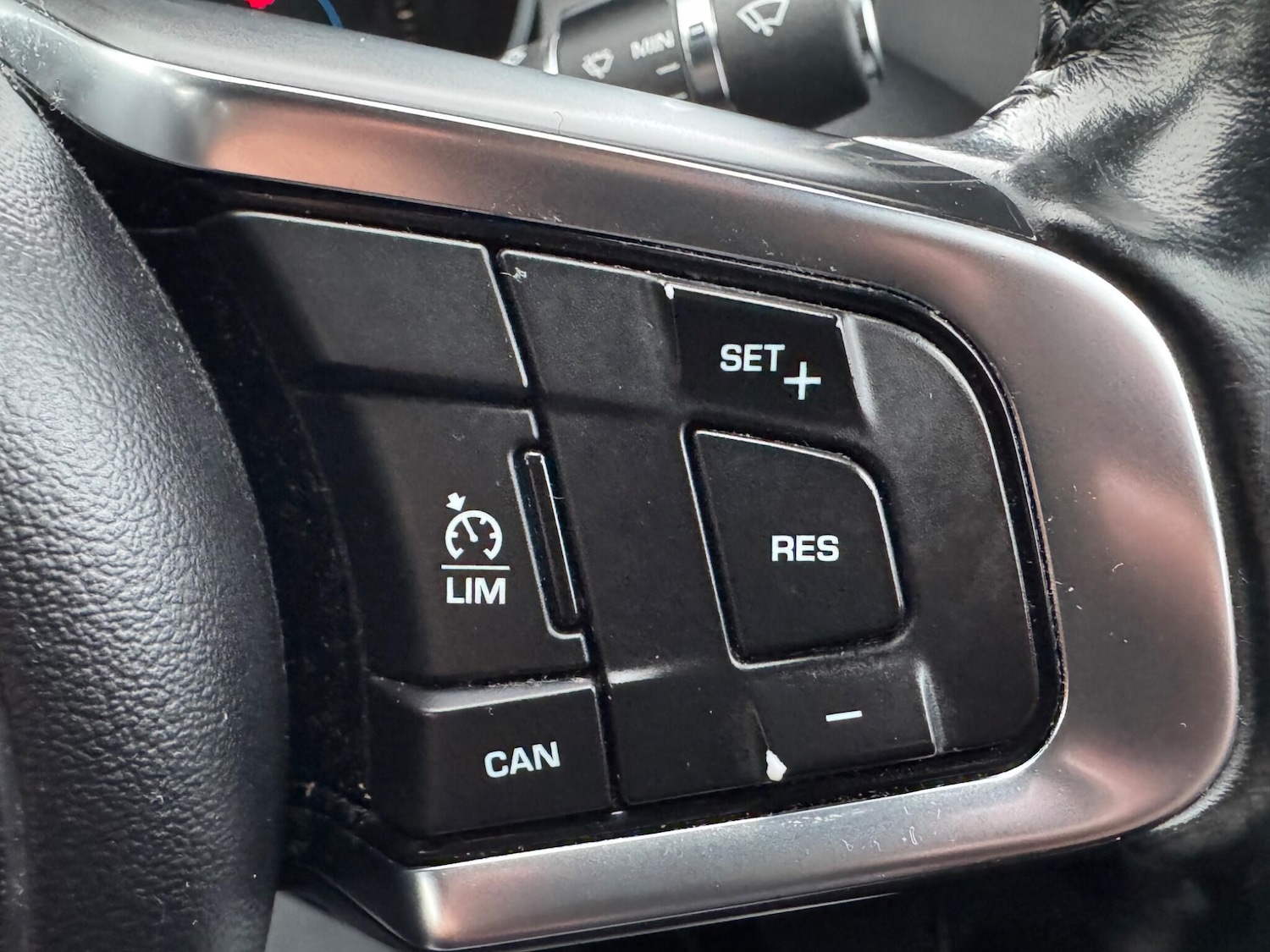 Used Jaguar XE 2016 for sale - 76824785: Photo 24