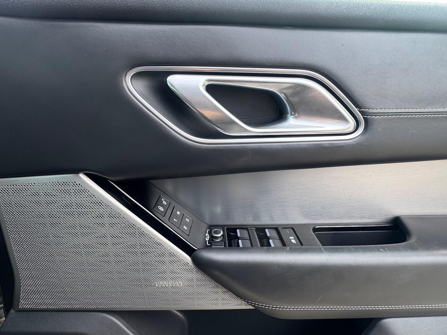 Used Land Rover Range Rover Velar for sale - 78205357: Photo 17