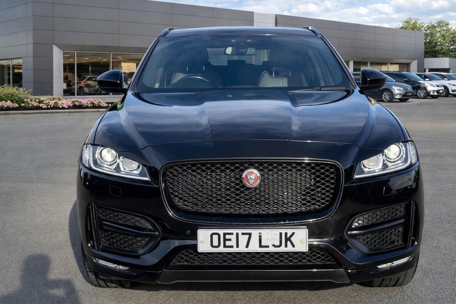 Used Jaguar F-Pace 2017 for sale - 78170340: Photo 2