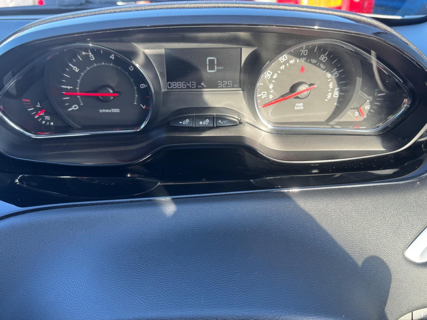 Used Peugeot 208 2014 for sale - 77351383: Photo 12