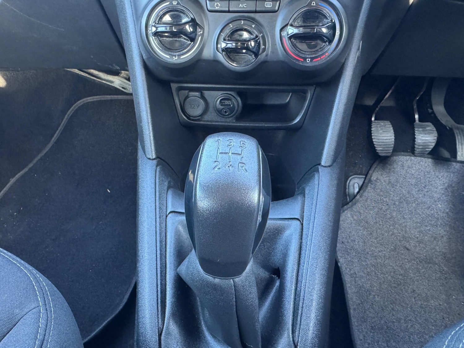 Used Peugeot 208 2014 for sale - 77351383: Photo 15