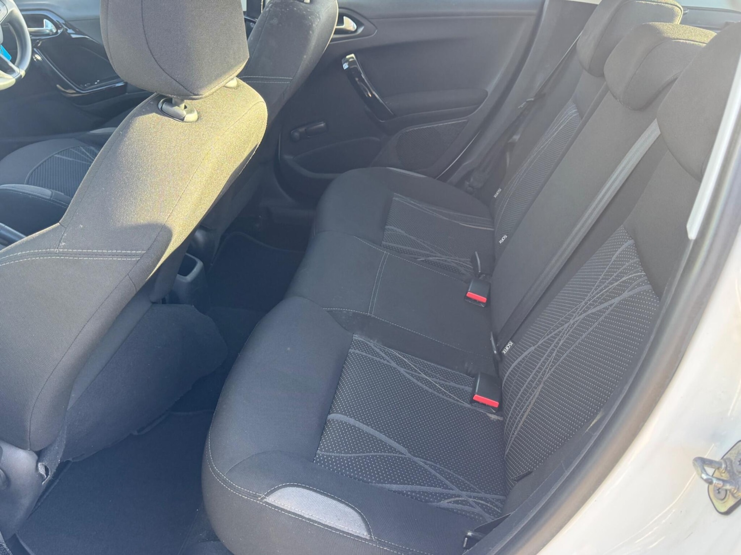 Used Peugeot 208 2014 for sale - 77351383: Photo 16