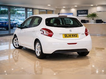 Used Peugeot 208 2014 for sale - 77351383: Photo